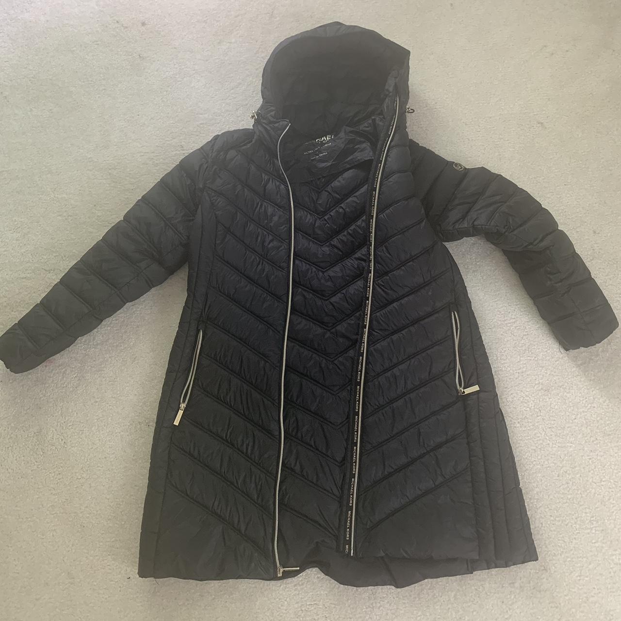 Michael Kors winter coat I wore it last year, zips... - Depop