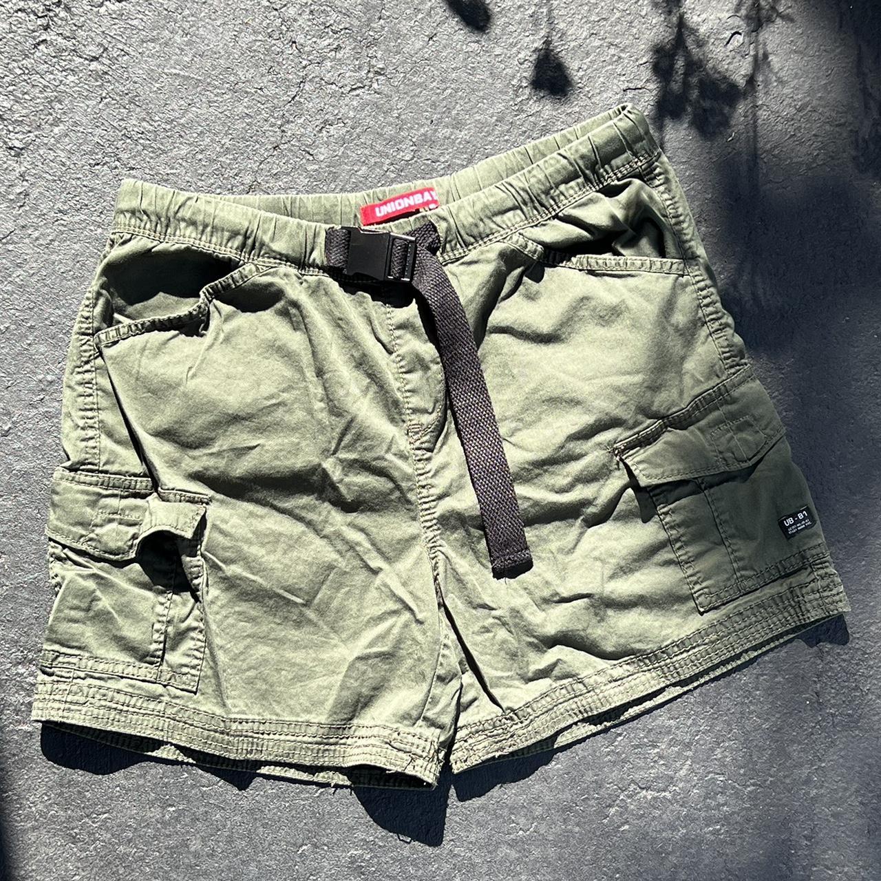 Army green union bay cargo shorts. Very flattering... - Depop