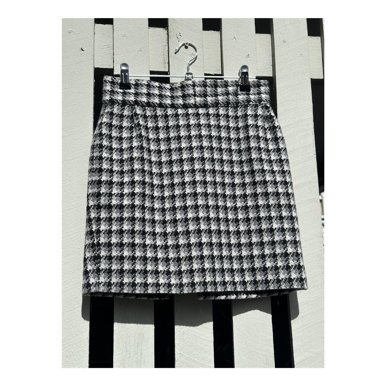 Black and white mini skirt. Size 6 Feel free to... - Depop