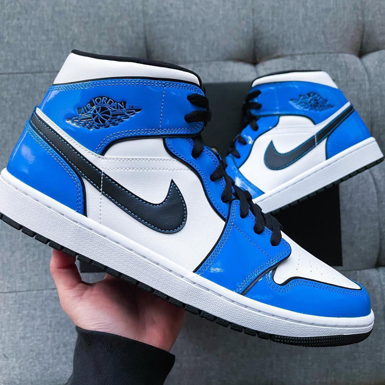 Air Jordan 1 Mid blue white 🖤💙🤍 Men's size 11... - Depop