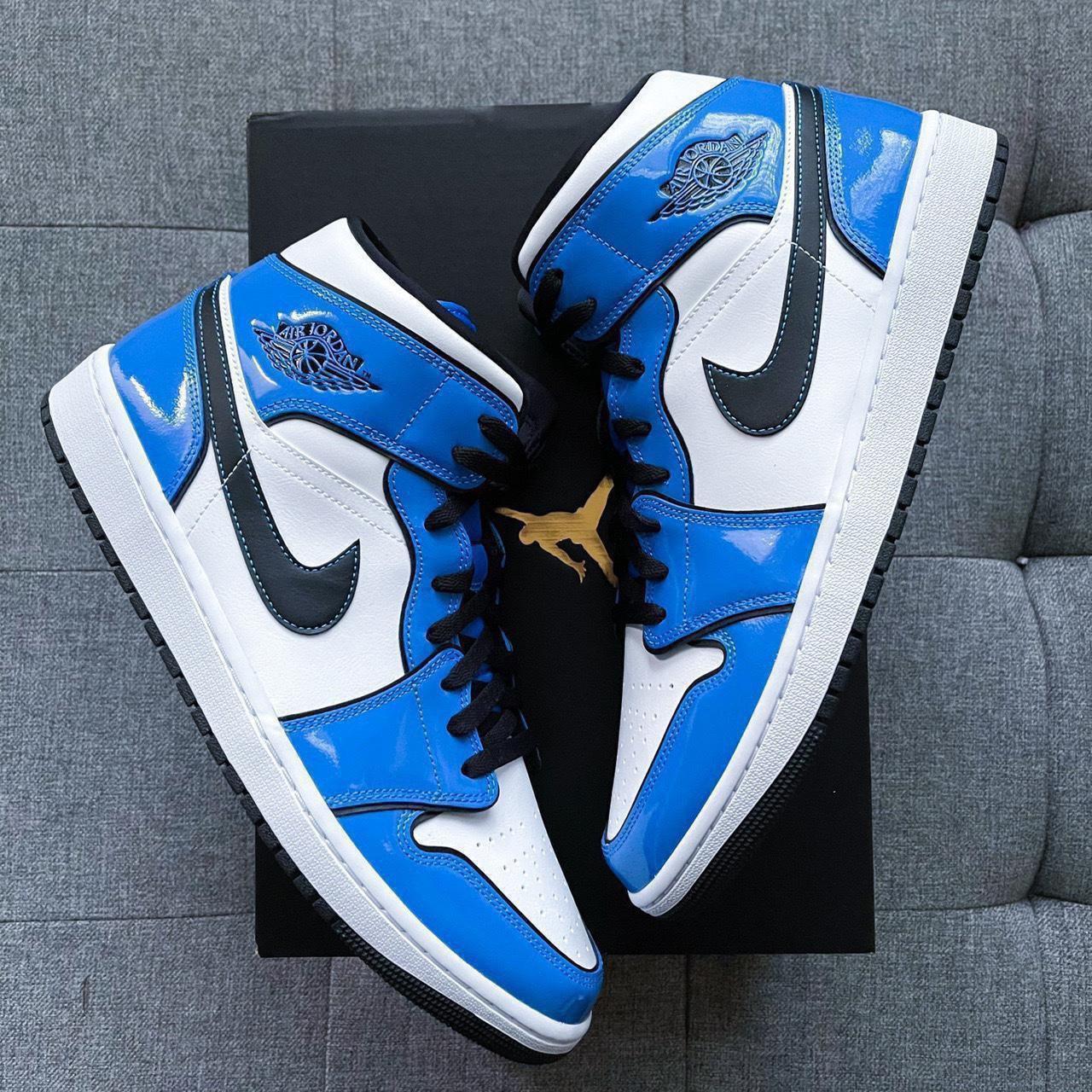 Air Jordan 1 Mid Blue White 🖤💙🤍 Men's Size 11 - Depop