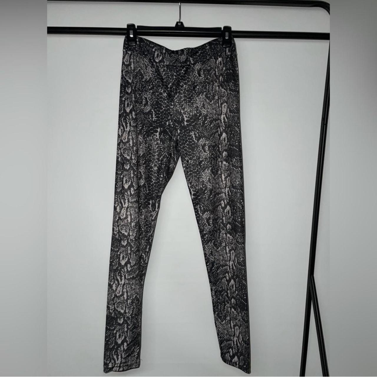 Active Snake Print High Rise Leggings Size Medium In Depop