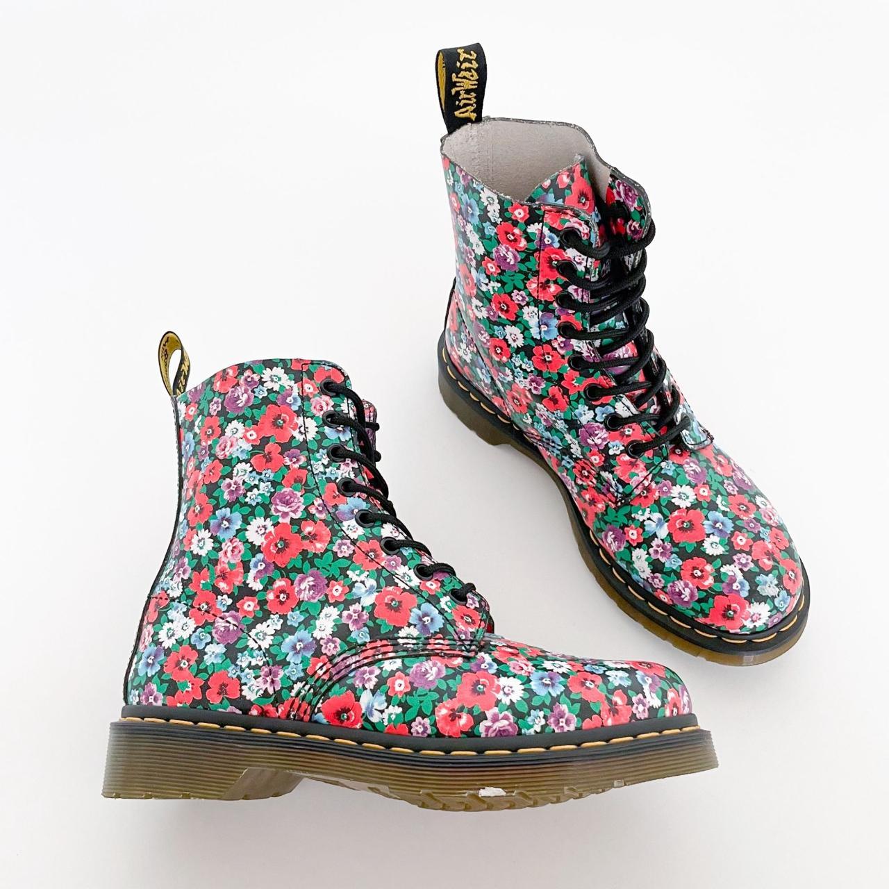 Dr Martens★1460 PASCAL LACE UP BOOTS★OLIVE CARRARA 