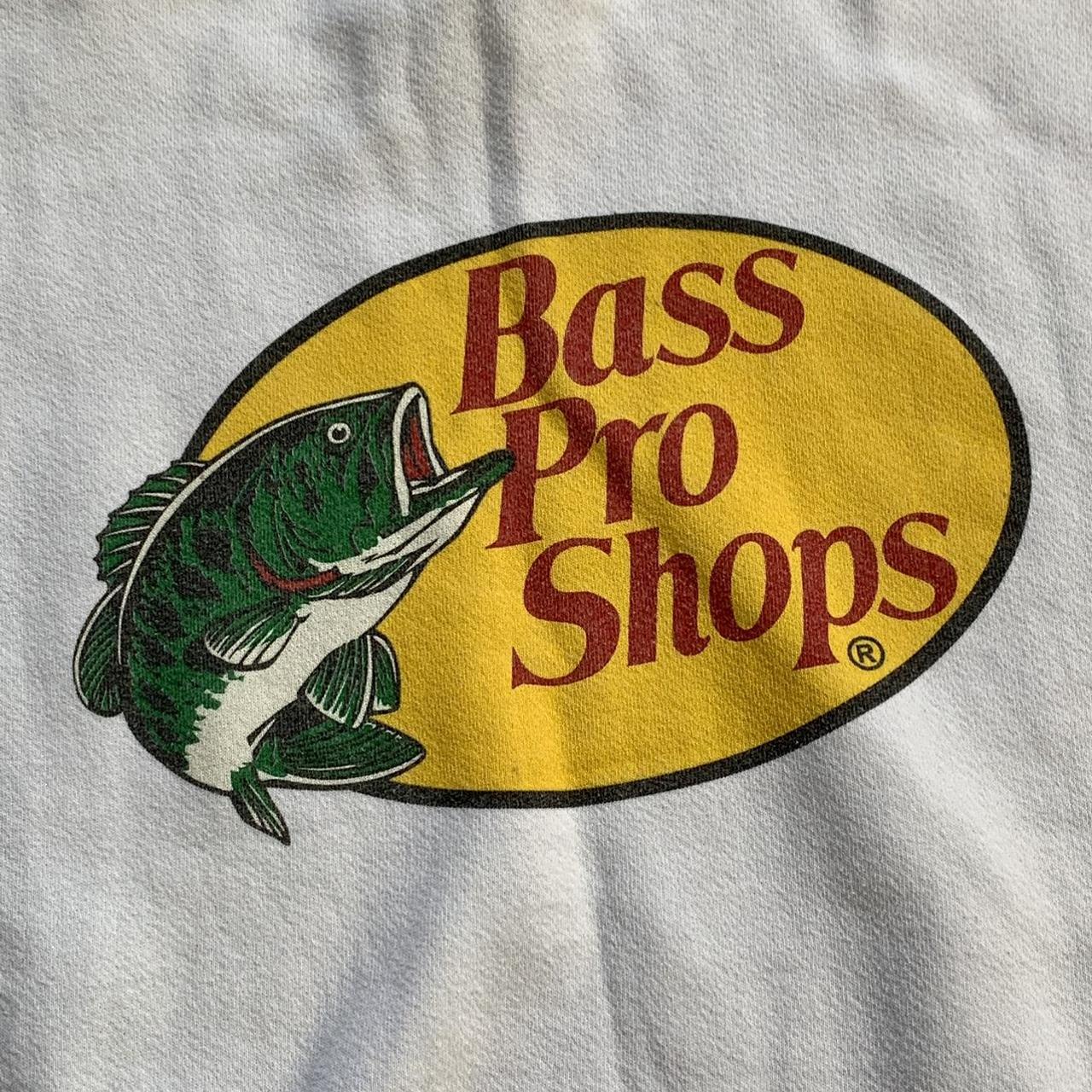 VTG Bass Pro Shops White Crewneck Sweatshirt Mens... - Depop