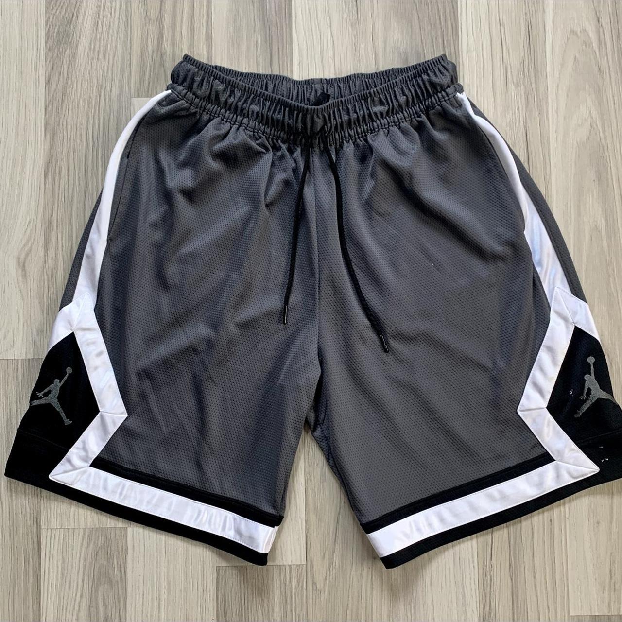 VTG Air Jordan Mens Basketball Shorts Grey Size... Depop