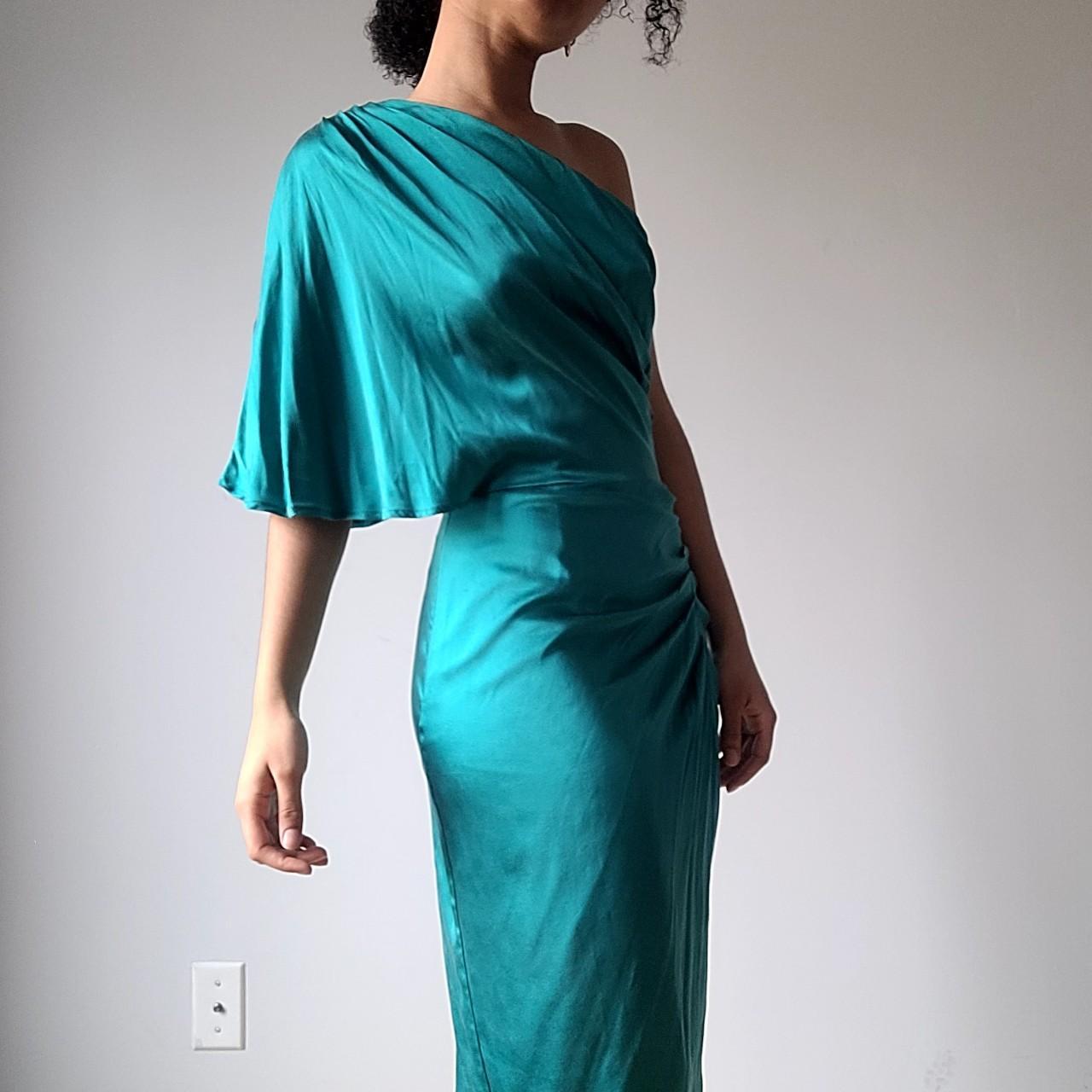 Le chateau green dress hotsell