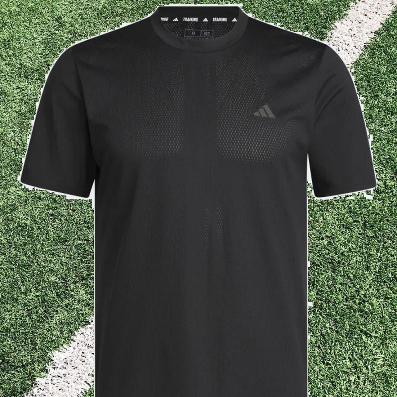 Adidas Men's Black Tshirt Depop