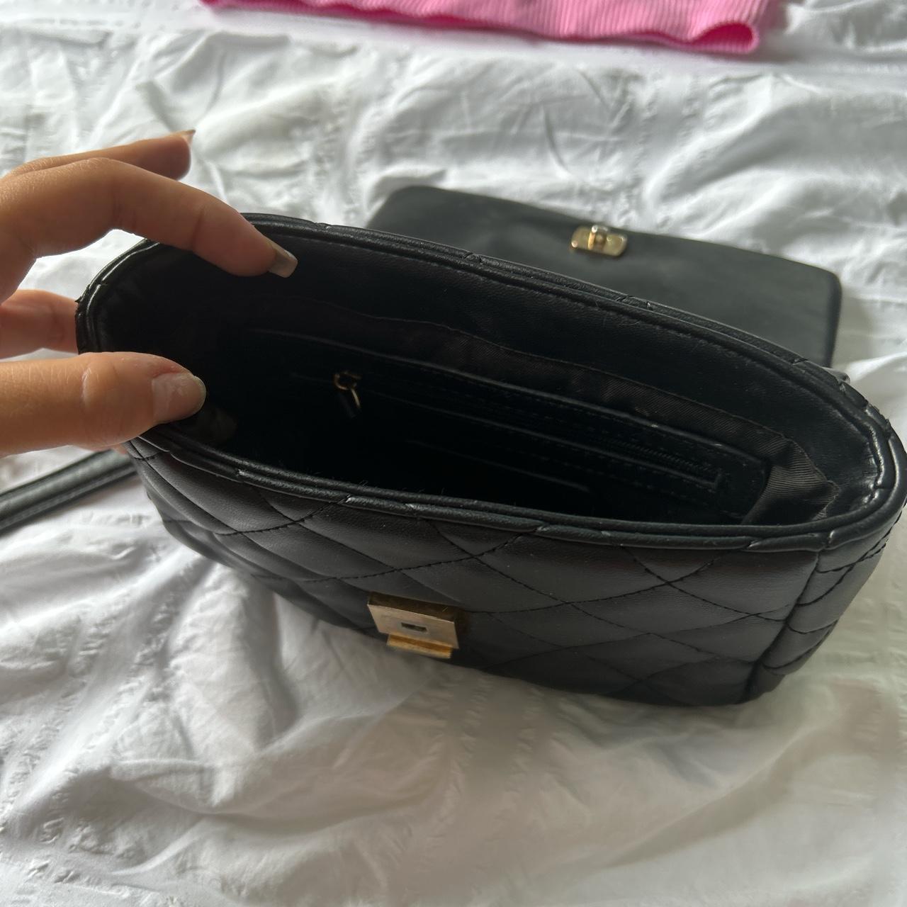 【Valentino】◆大人気◆オカリナ ショルダーバッグ◆Black◆ Valentino Women's Ocarina Cross Body Bag - Black