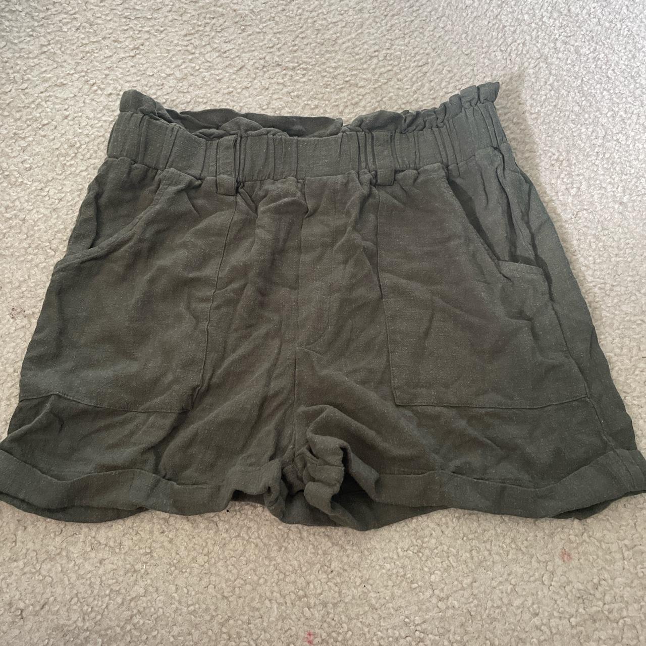 Aeropostale dark green shorts - Depop