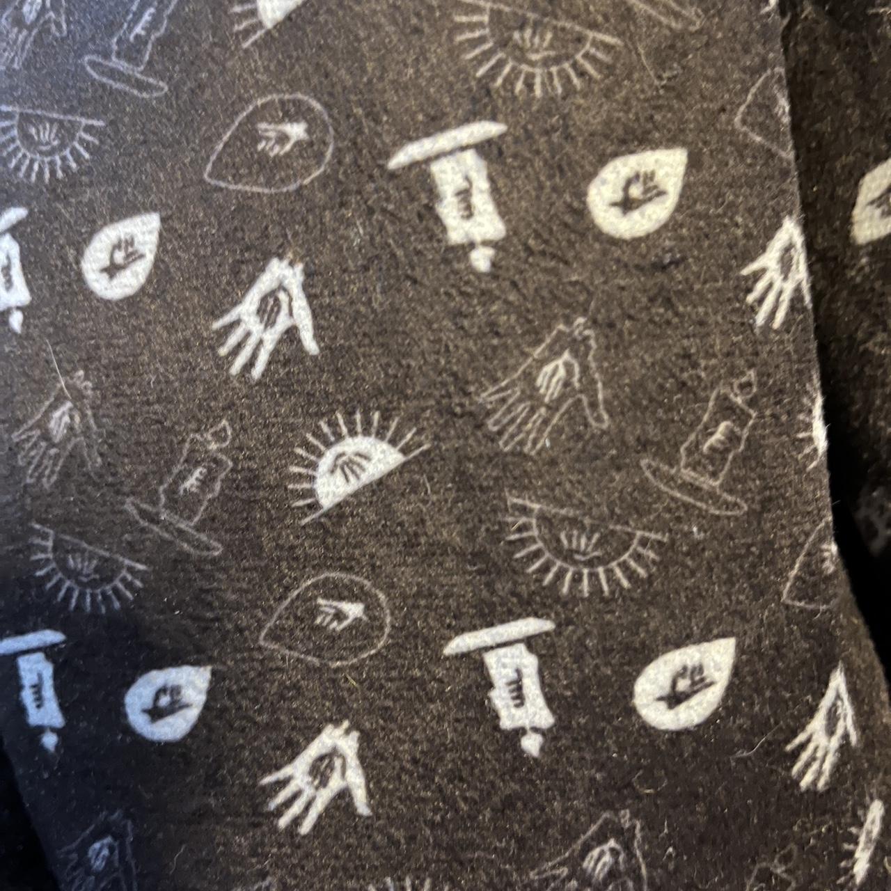 Hot Topic Women's Black and Grey Slippers (3)