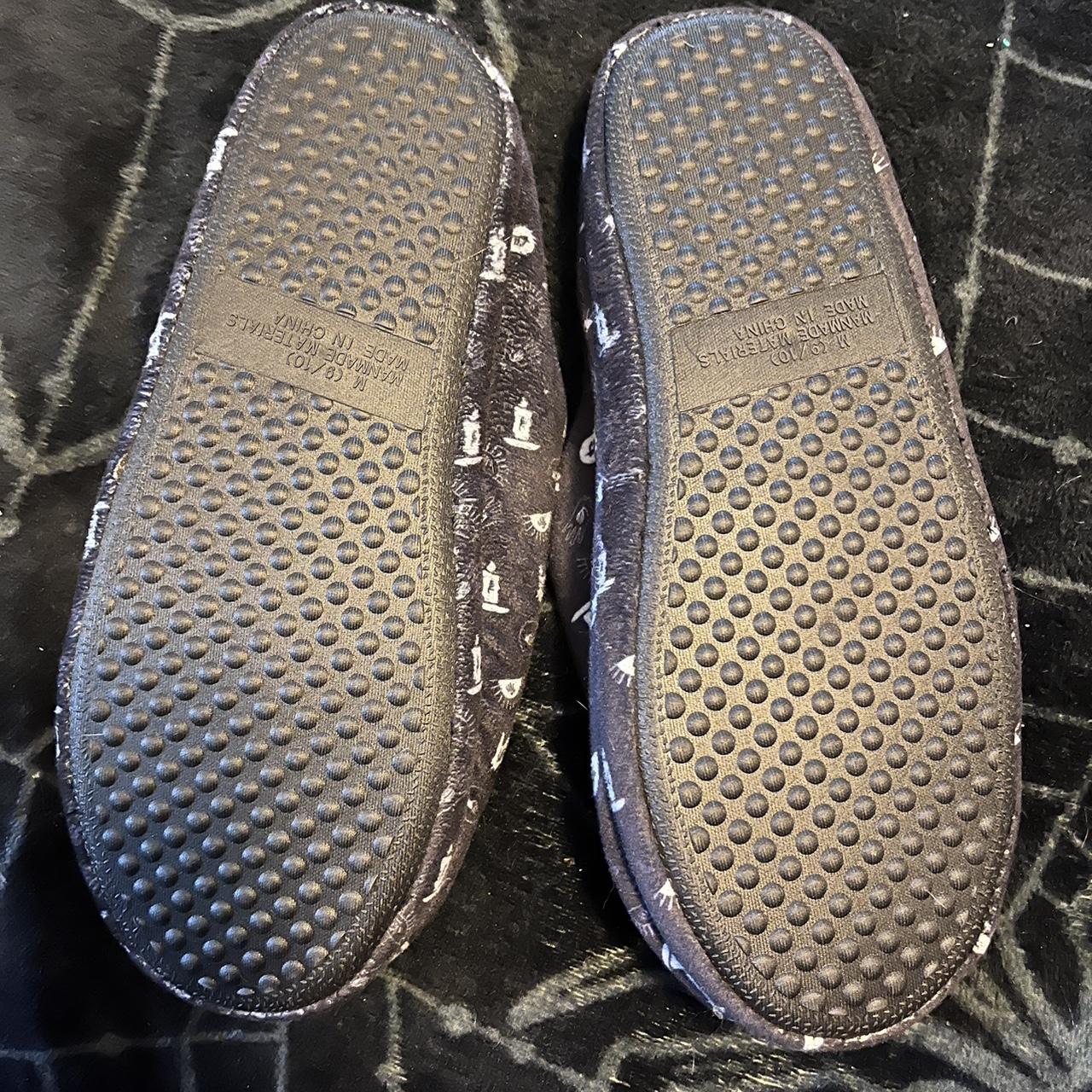 Hot Topic Women's Black and Grey Slippers (5)