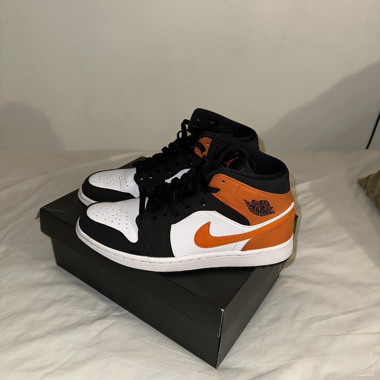 Resell trainers store