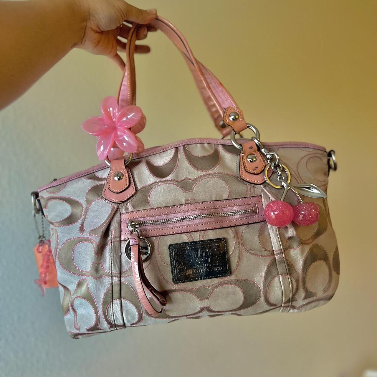 item listed by tinawinnaa