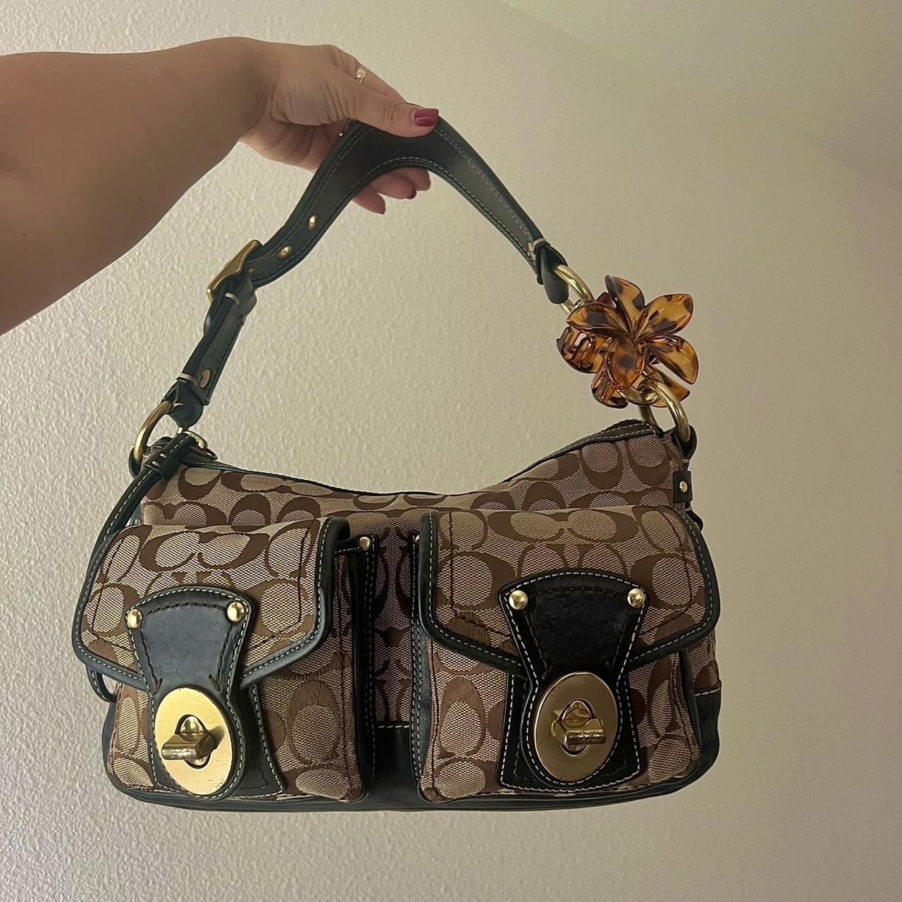 item listed by tinawinnaa