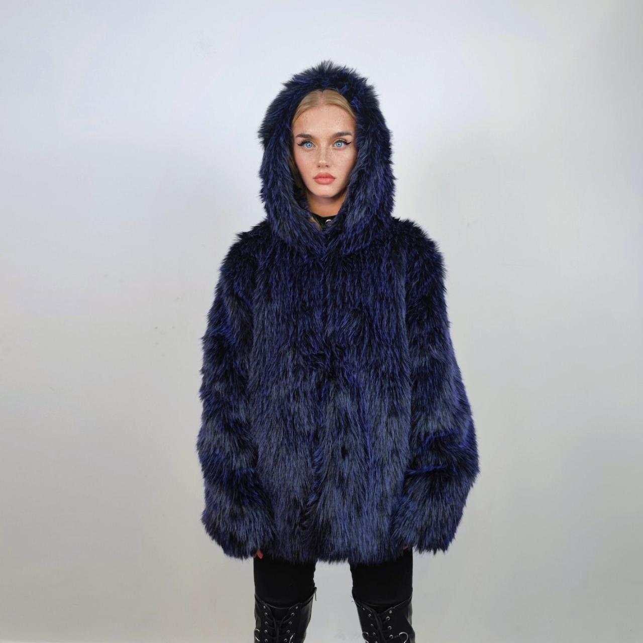 Hooded shaggy faux fur coat luxury fuzzy bomber | Depop Hooded shaggy faux fur coat luxury fuzzy bomber | Depop
