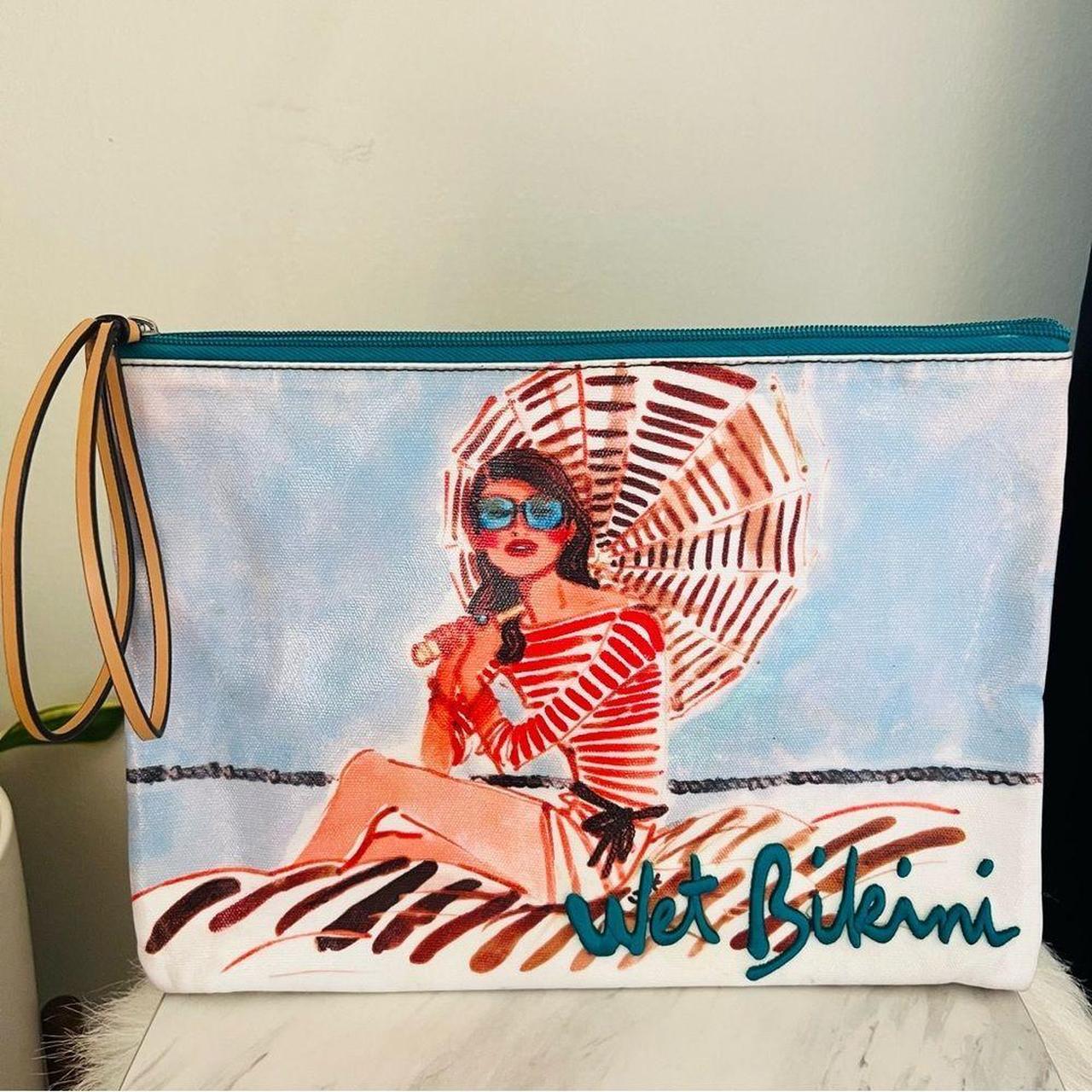 The iconic beach outlet bag