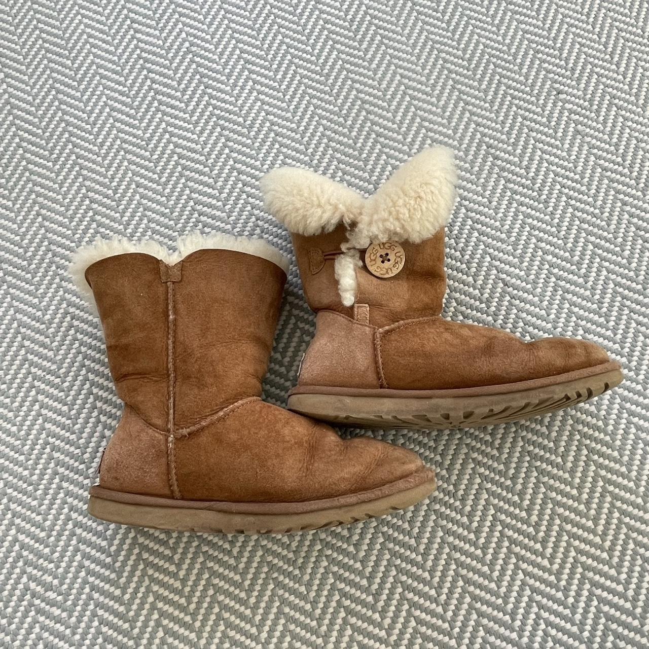 Uggs clearance size 6