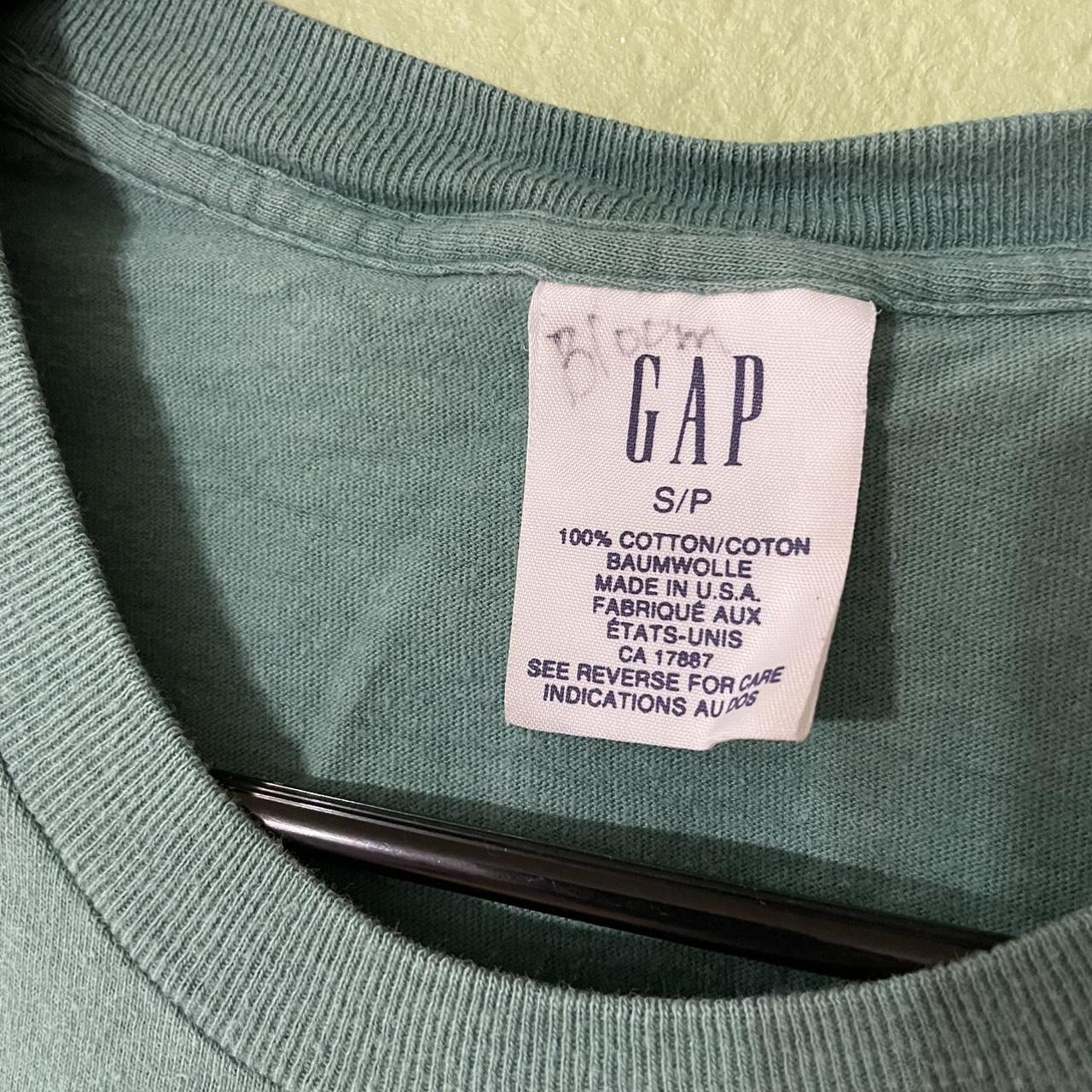 🔥 90’s sage green Gap basic pocket t shirt nicely... - Depop