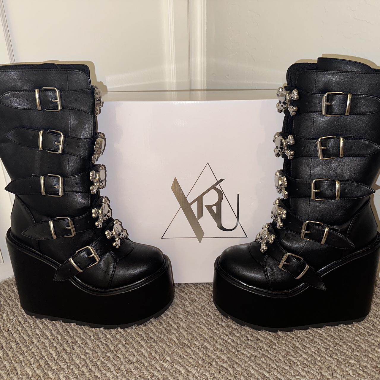 YRU dune skull and crossbones platforms DEPOP... Depop(01)