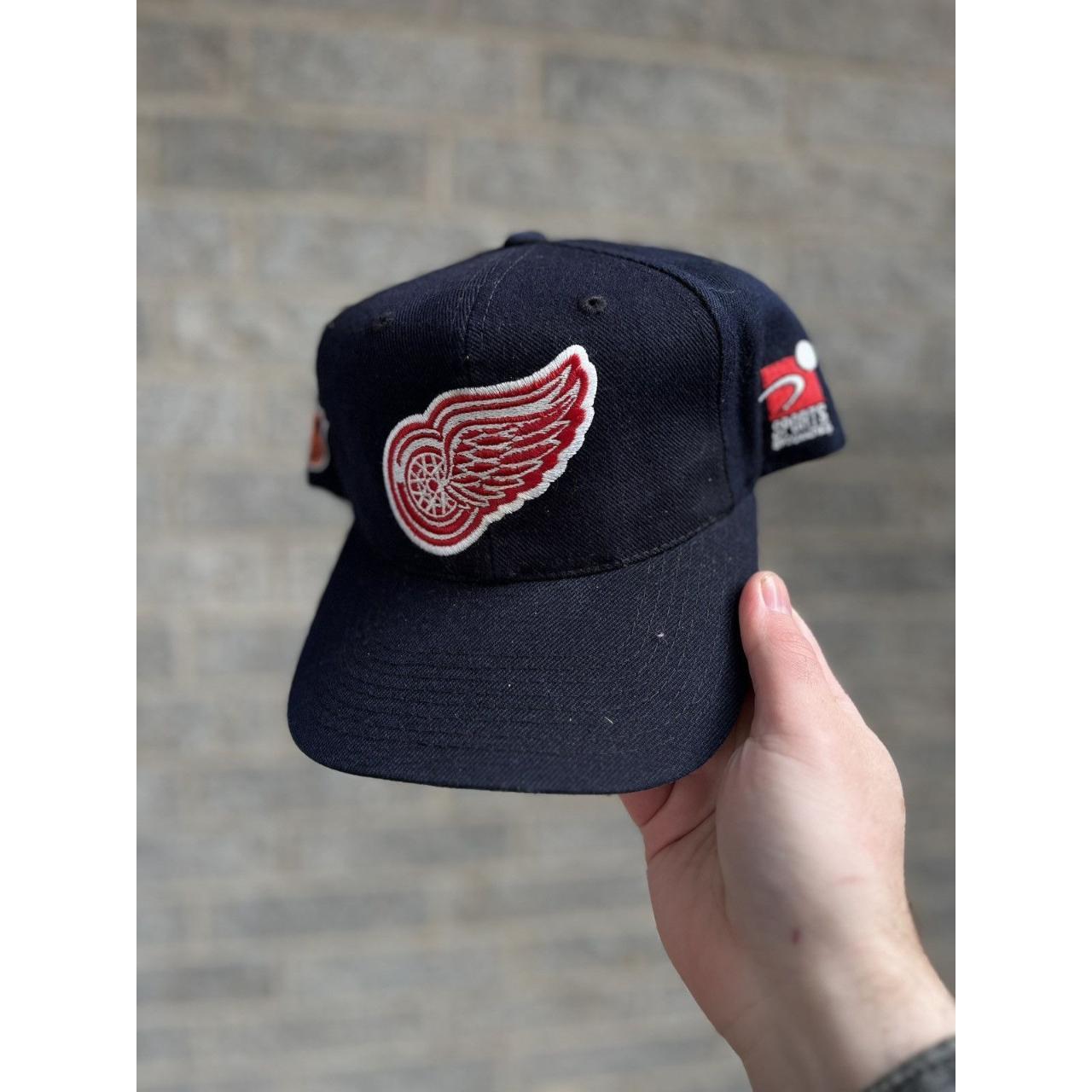 Vintage hotsell Detroit Red Wings Sports Specialties Snapback