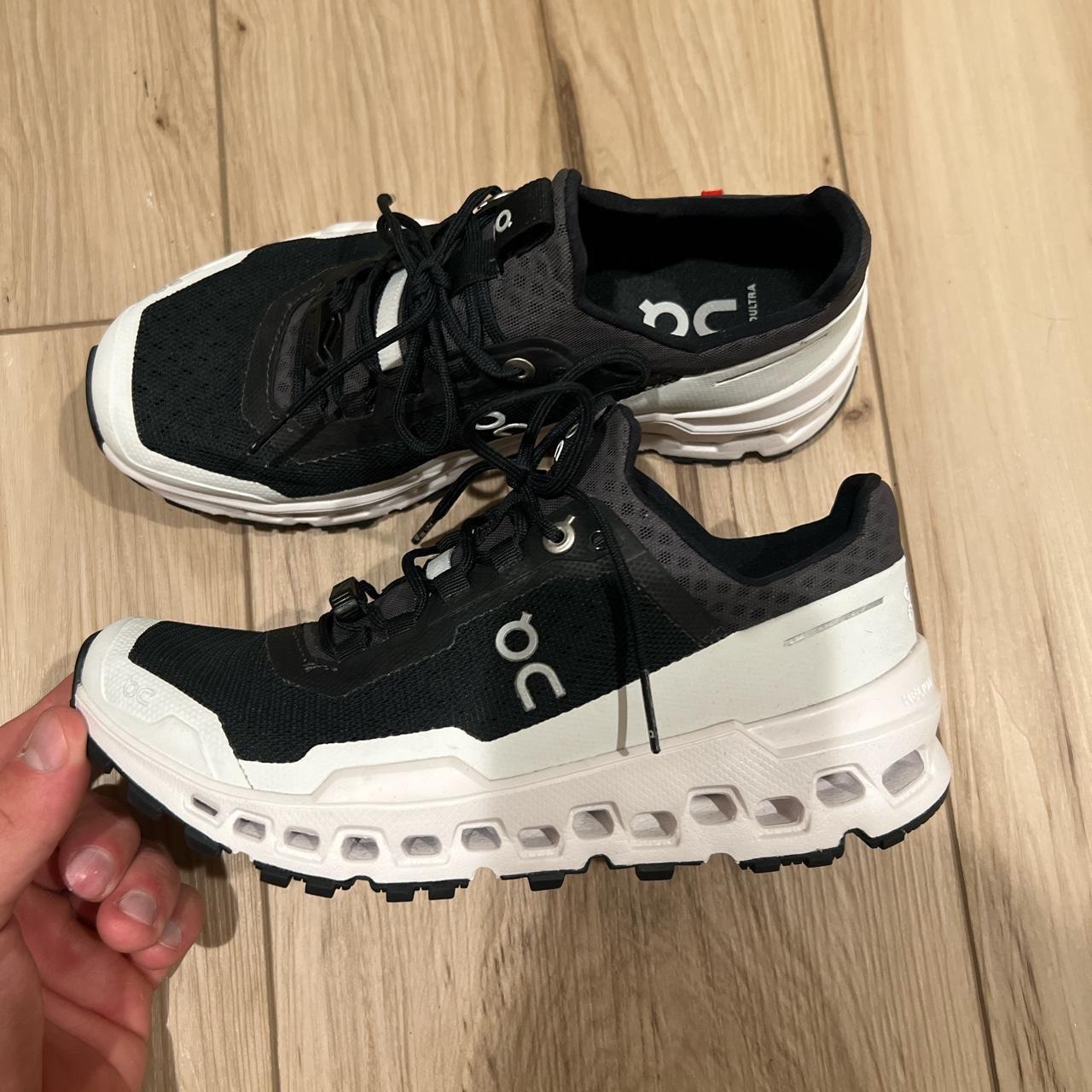 On Running Women's Black and White Trainers | Depop