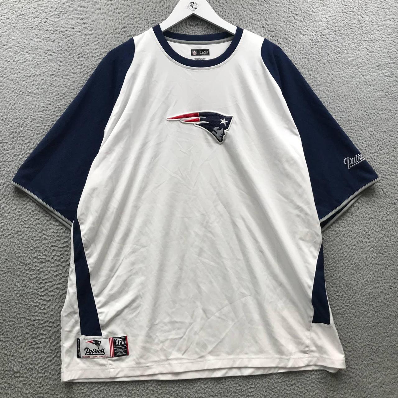 New England Patriots cropped sports team - Depop