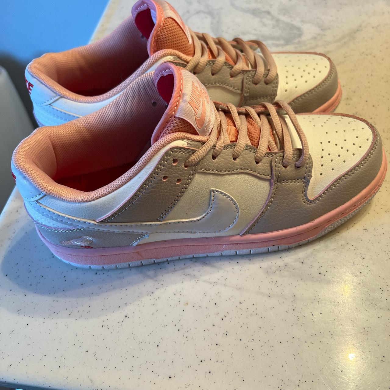 womens black and pink nike trainers