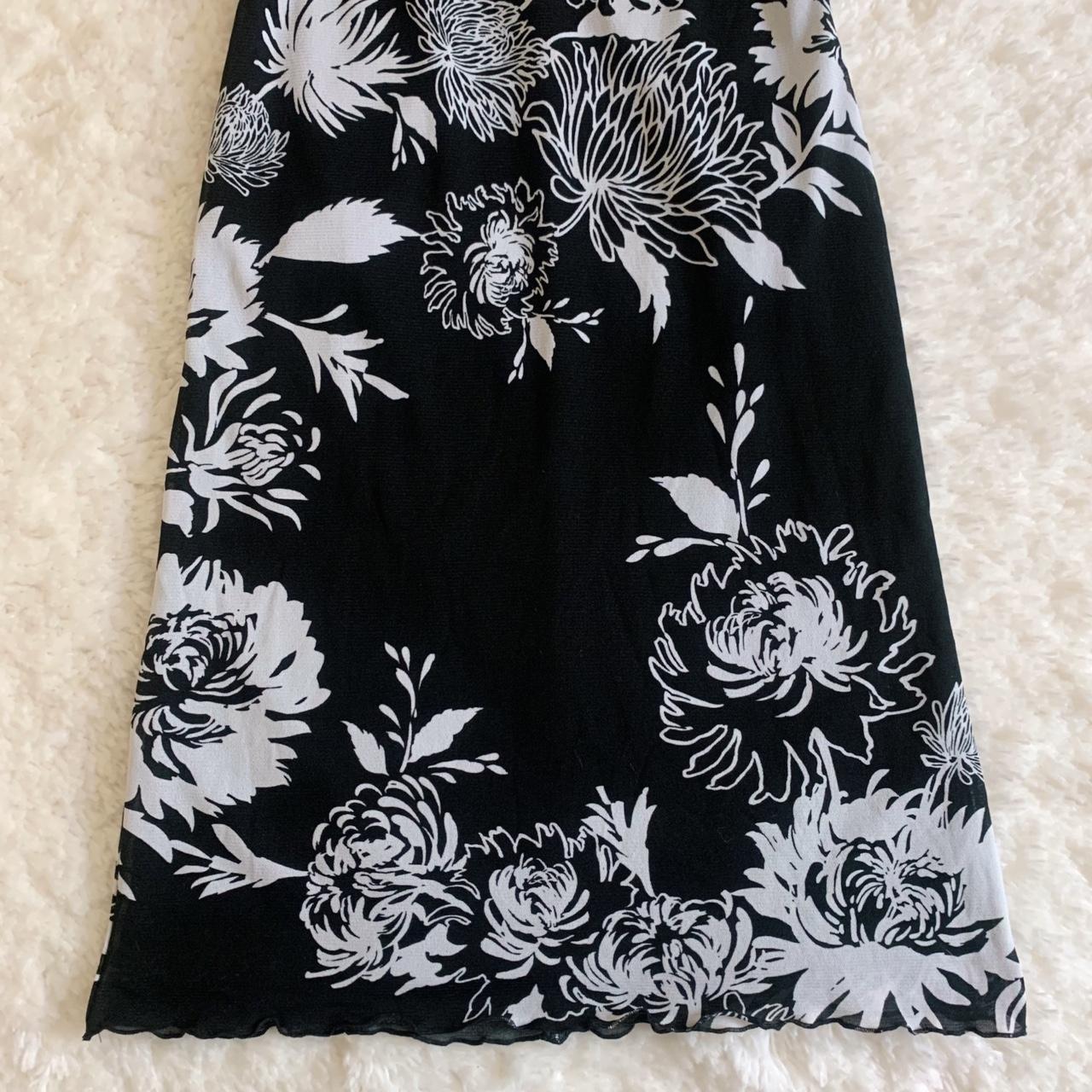 90s floral print & lace midi dress 🤍 ᝰ Size is... - Depop