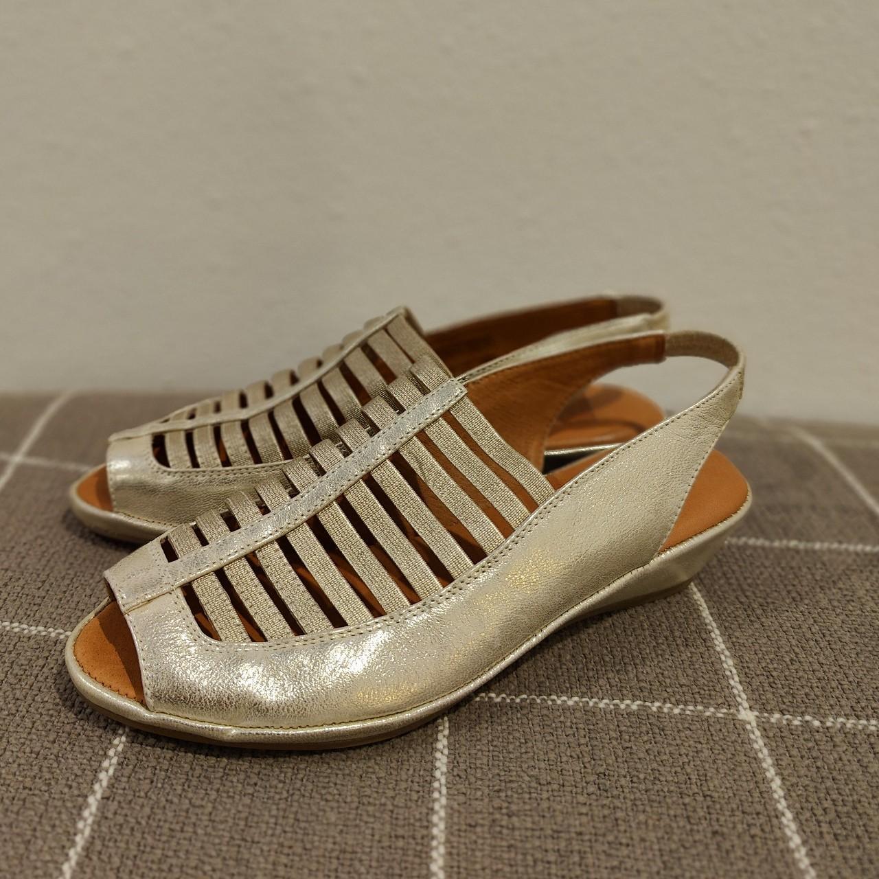 Kenneth cole hot sale gold sandals