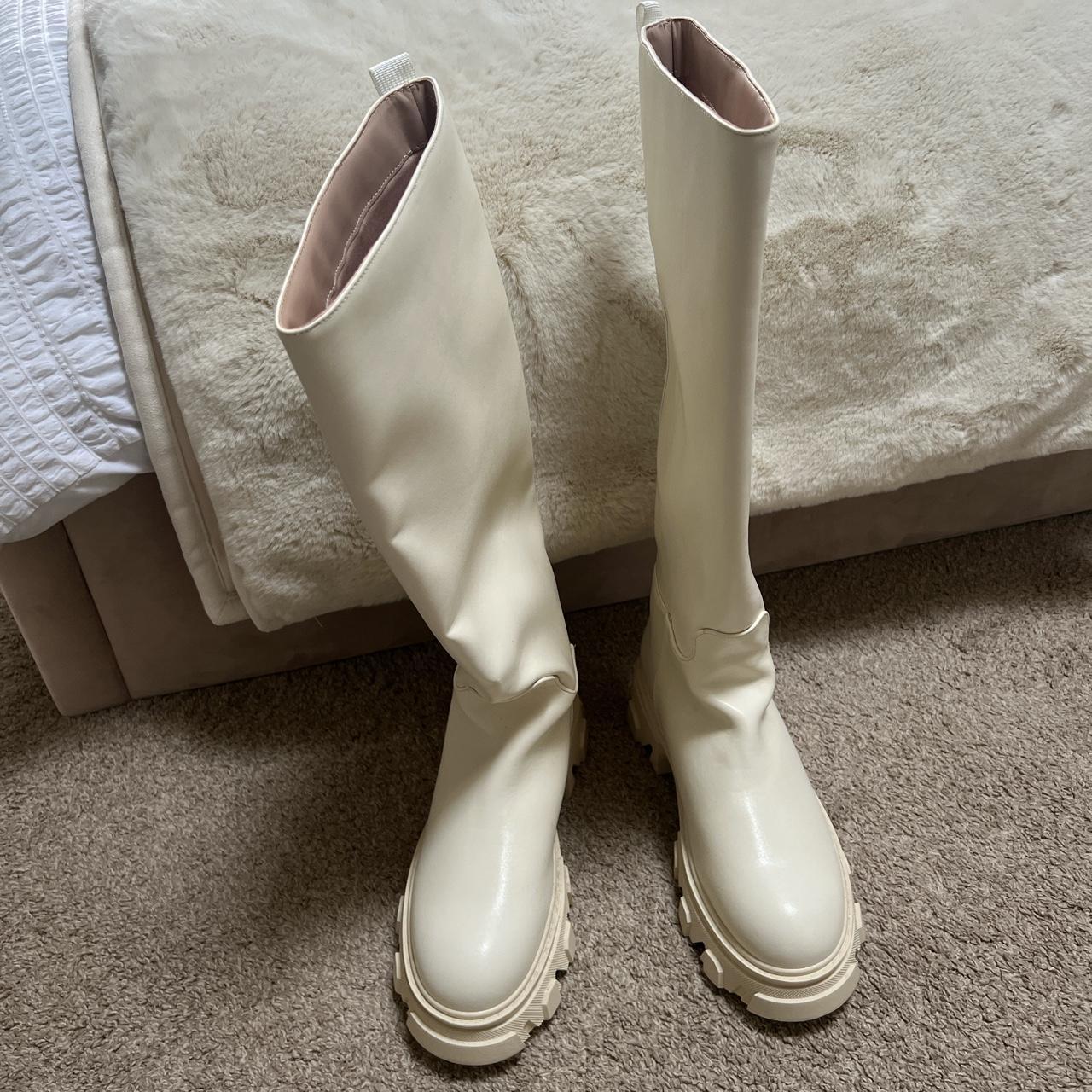 Boohoo Women's Boots Depop