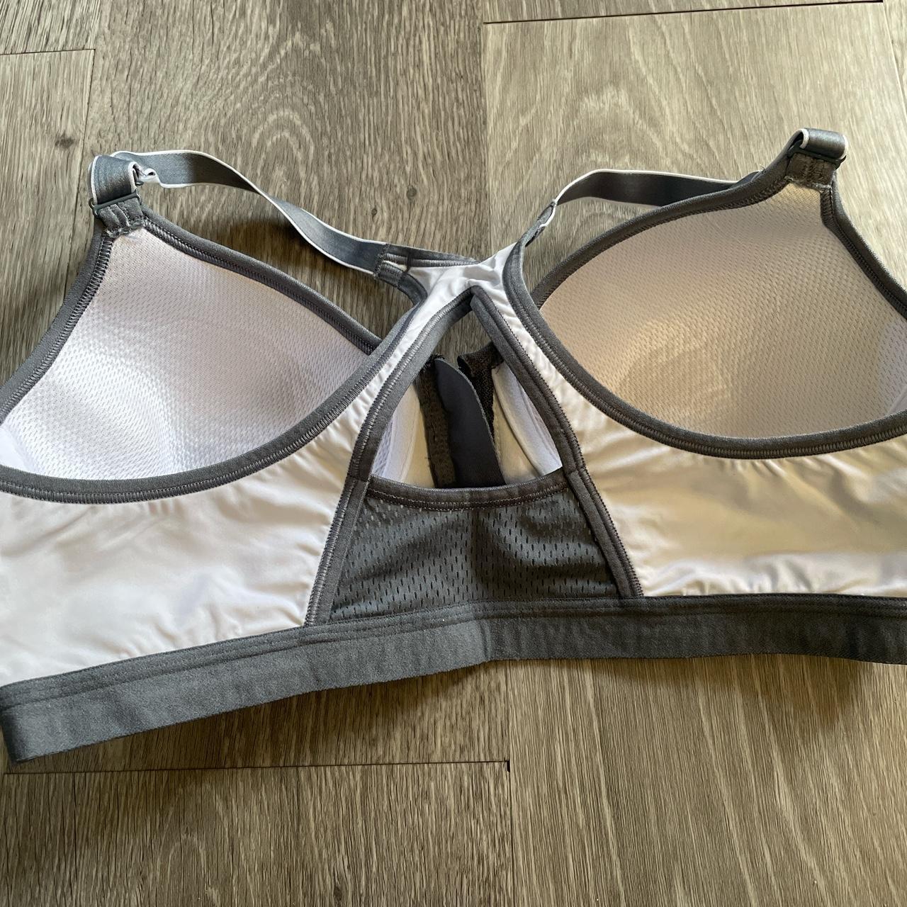 Maidenform Women's White and Grey Bra | Depop