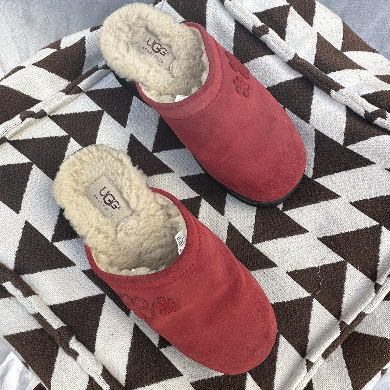 Red discount ugg clogs