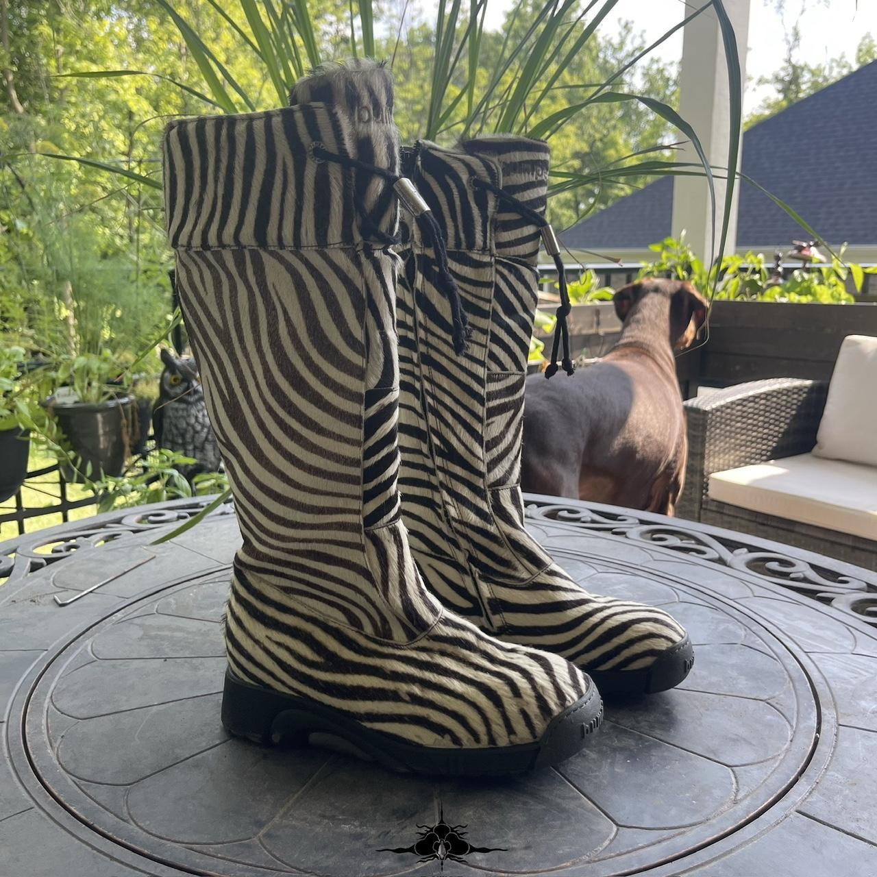 Vintage leather boots. These zebra BUMPER boots genuine leather boots Real fur high quality boots Laced boots Made in Italy