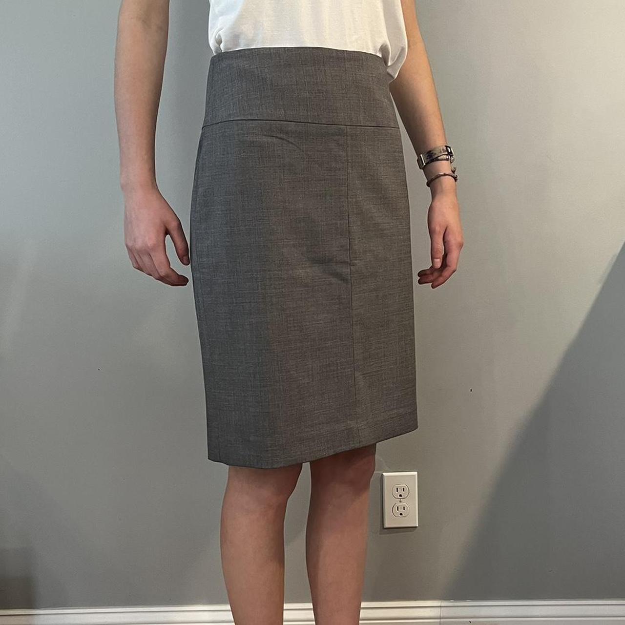 2009 Grey banana republic business pencil skirt Has