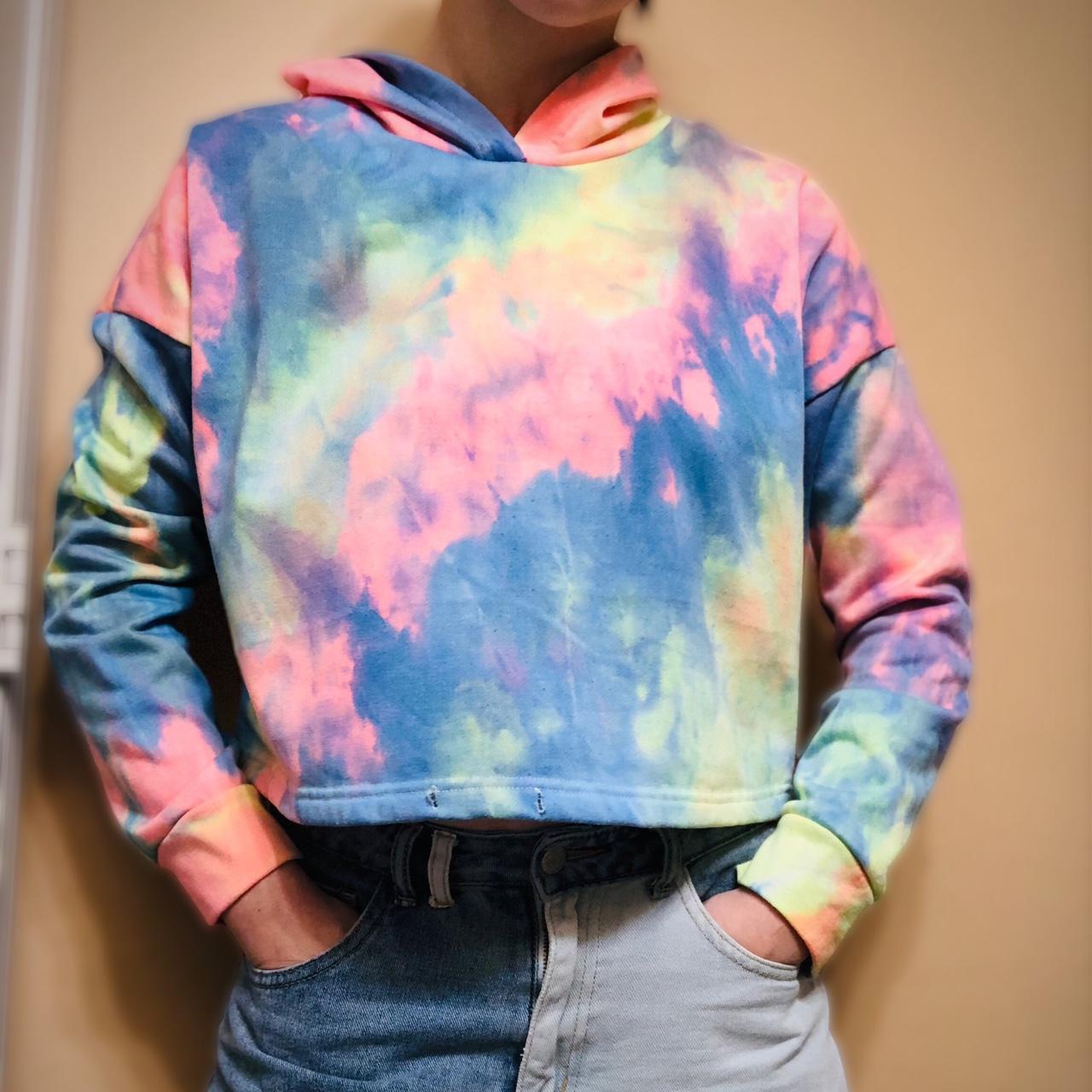 Rue 21 rainbow tie dye cropped hoodie size medium