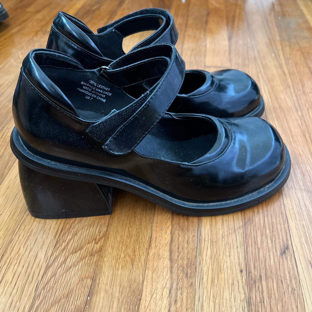 unif dot mary janes, great condition, barely worn!...