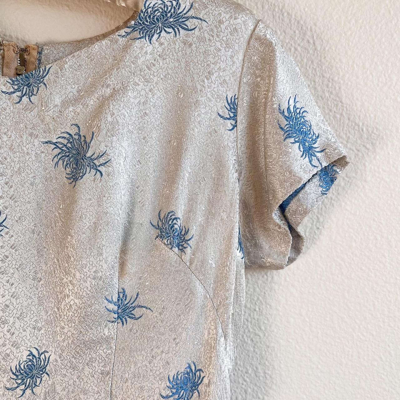 Vintage 1950s Silver Silk Chrysanthemum Dress Set... Depop