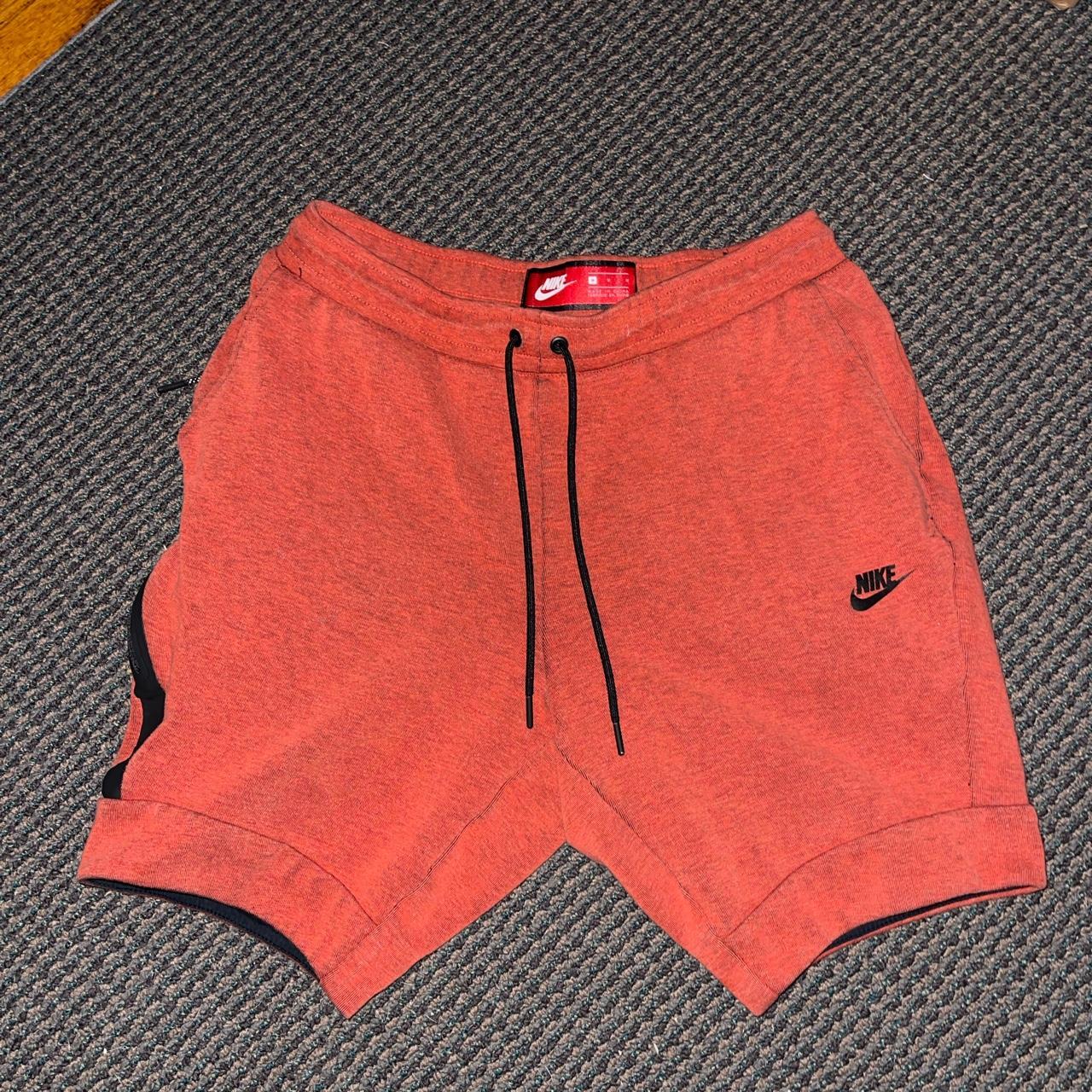 Nike tech fleece shorts clearance pink