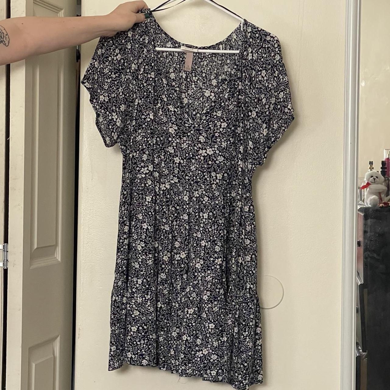 Knox Rose Dress. Navy with White Flowers. Has... - Depop