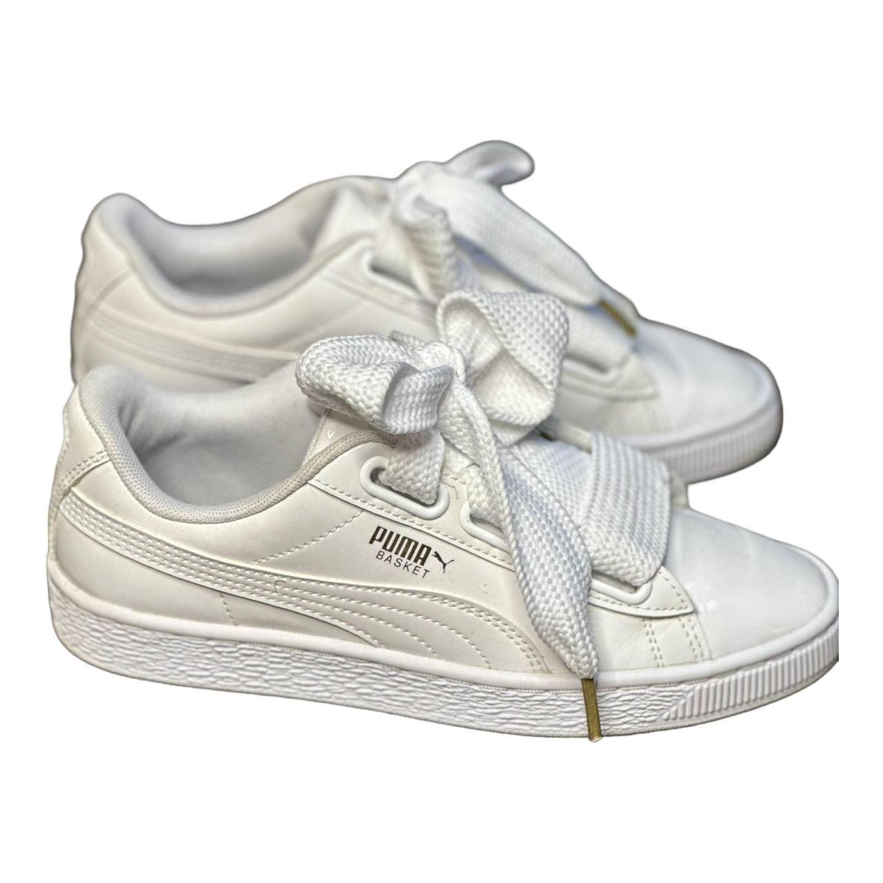 Basket heart leather deals women's sneakers