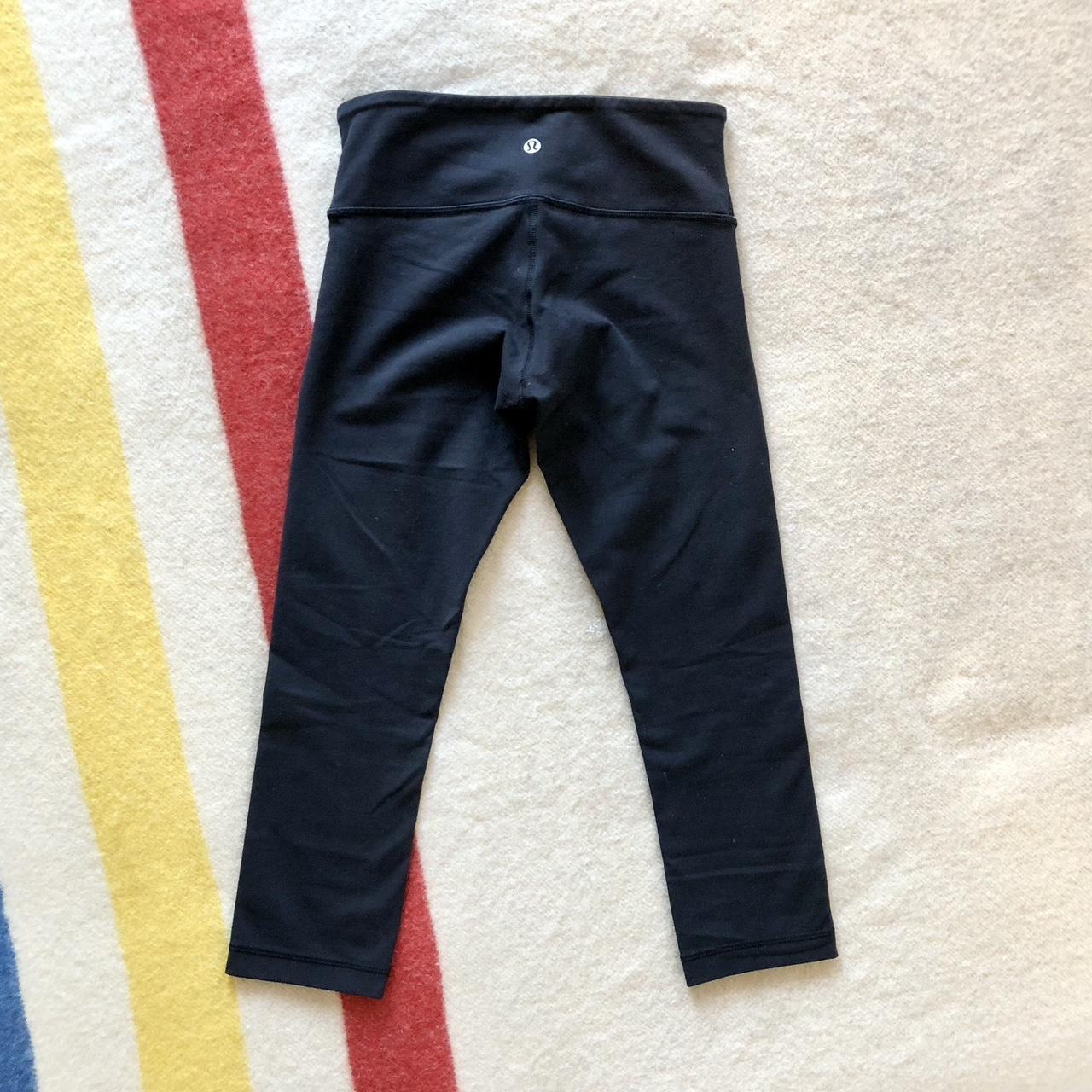 LULULEMON wunder under black crop leggings! Features - Depop