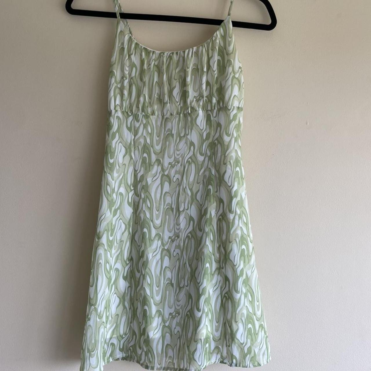 KENDALL + KYLIE Women's White and Green Dress | Depop