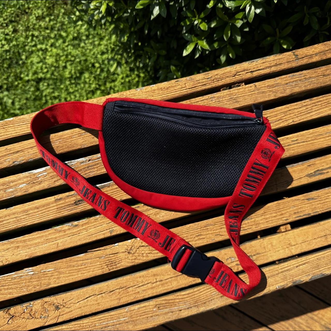 Red tommy best sale hilfiger fanny pack