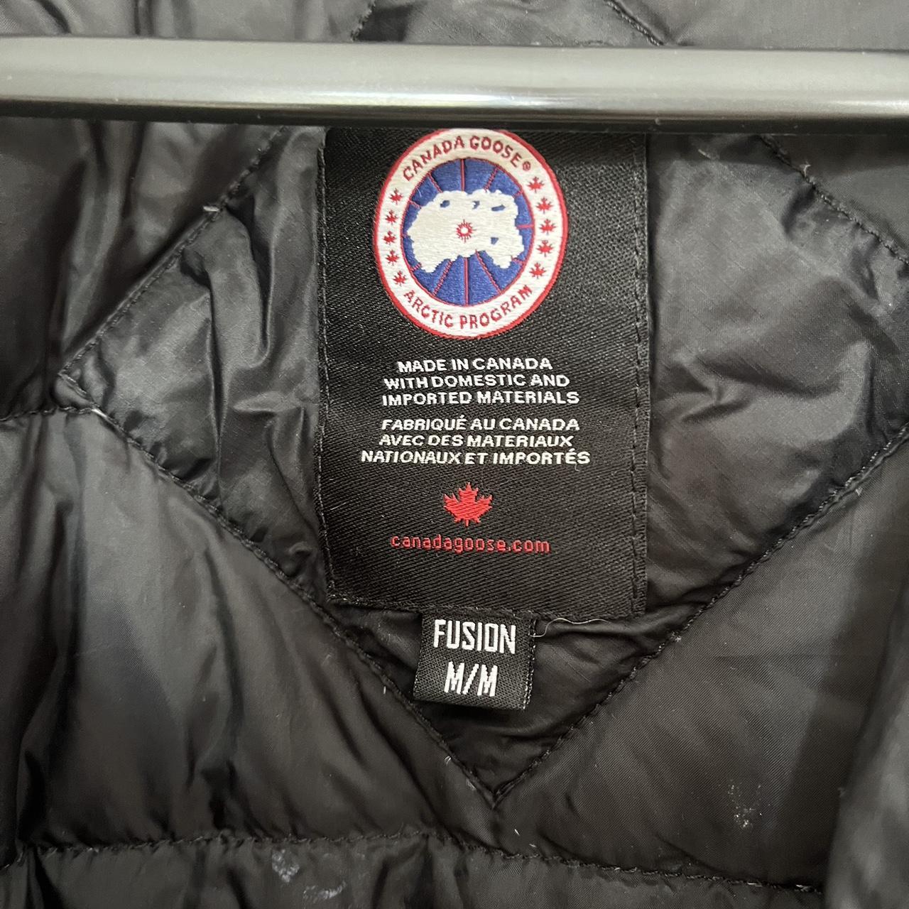 Genuine Canada goose medium Zip broken needs fixing - Depop