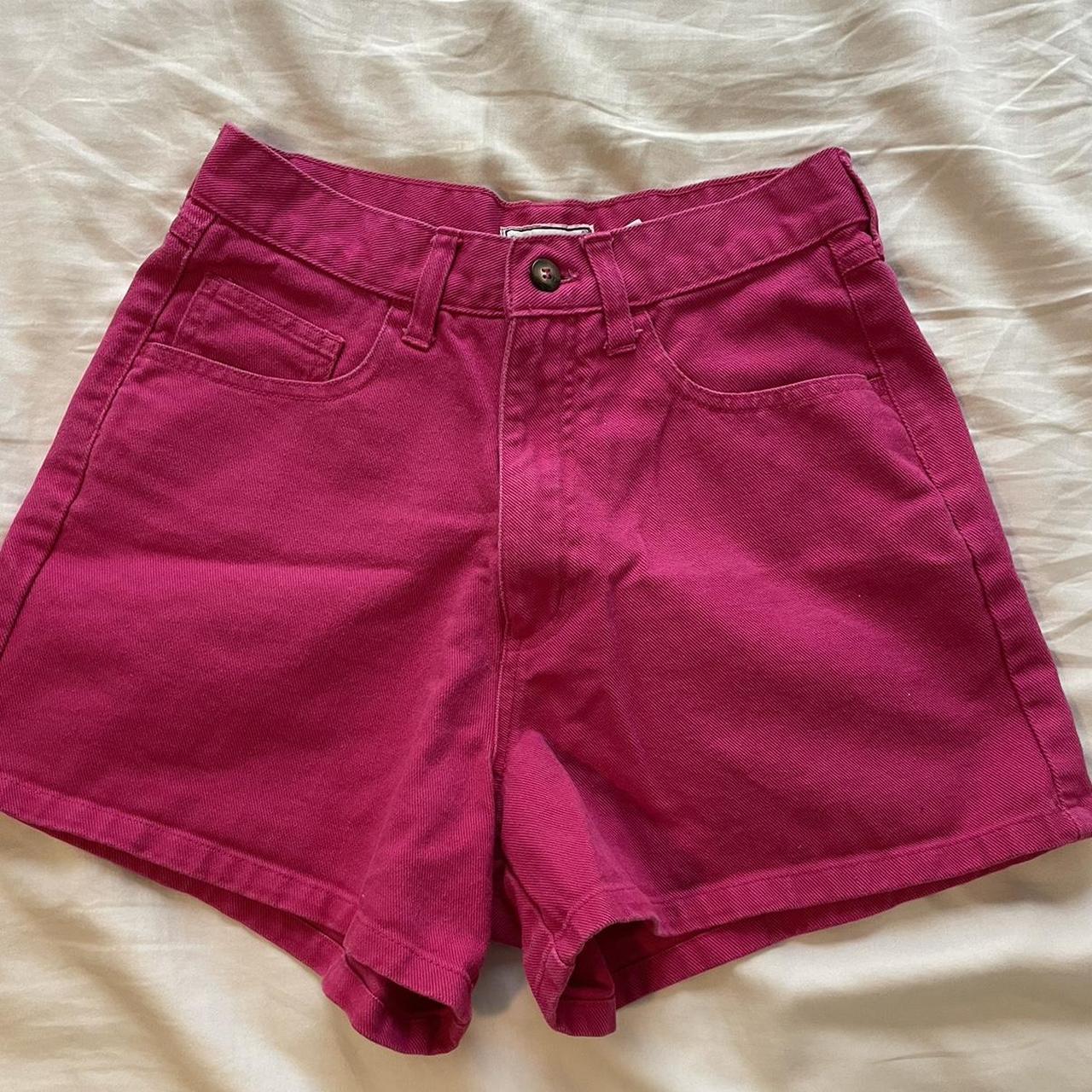 Levi's Women's Pink Shorts | Depop