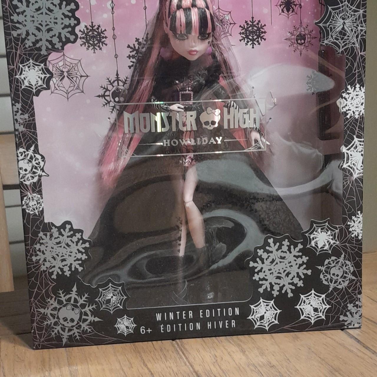 2022 Monster High Howliday Winter Edition Draculaura Doll - NEW SEALED