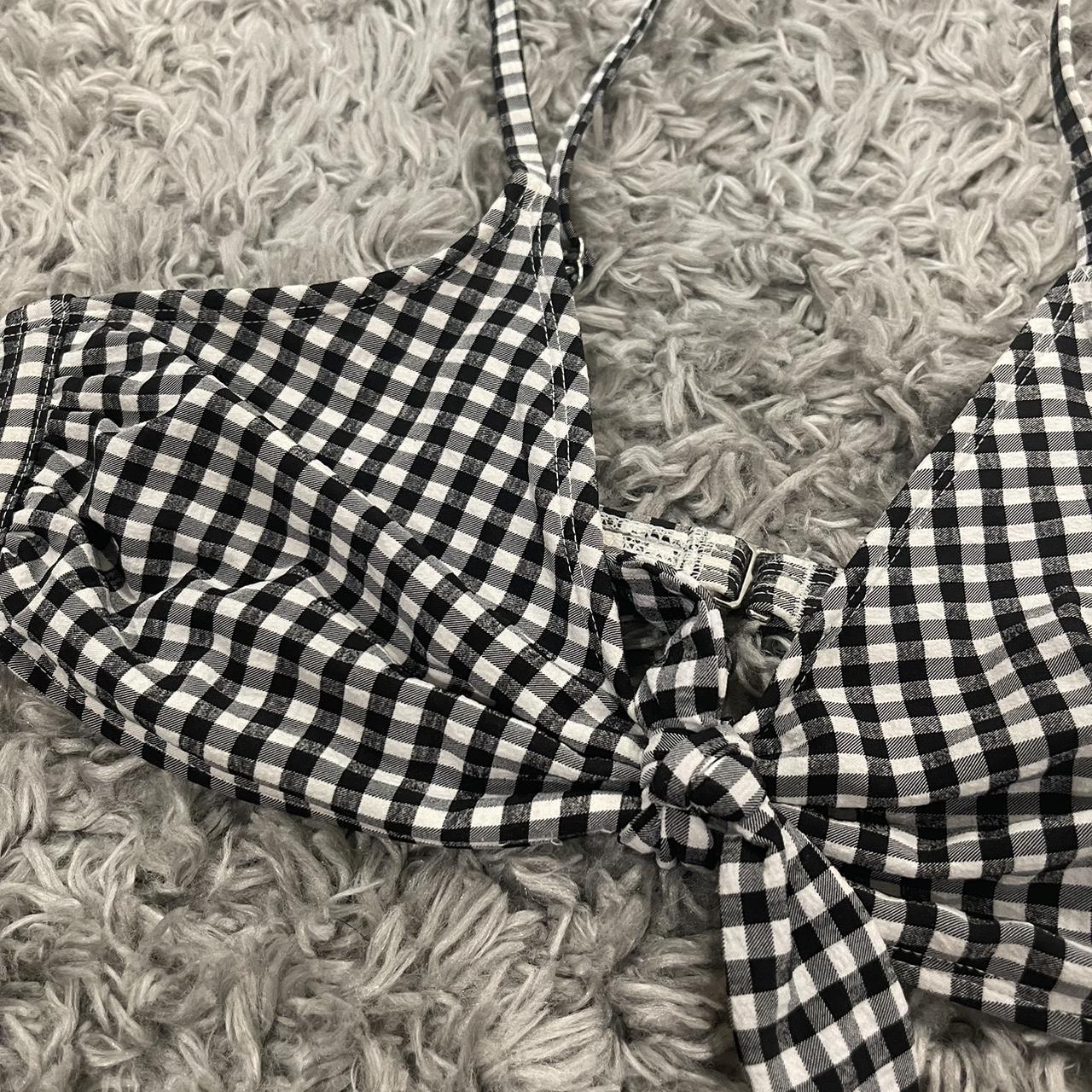 Xhilaration Women's Black and White Bikini-and-tankini-tops | Depop