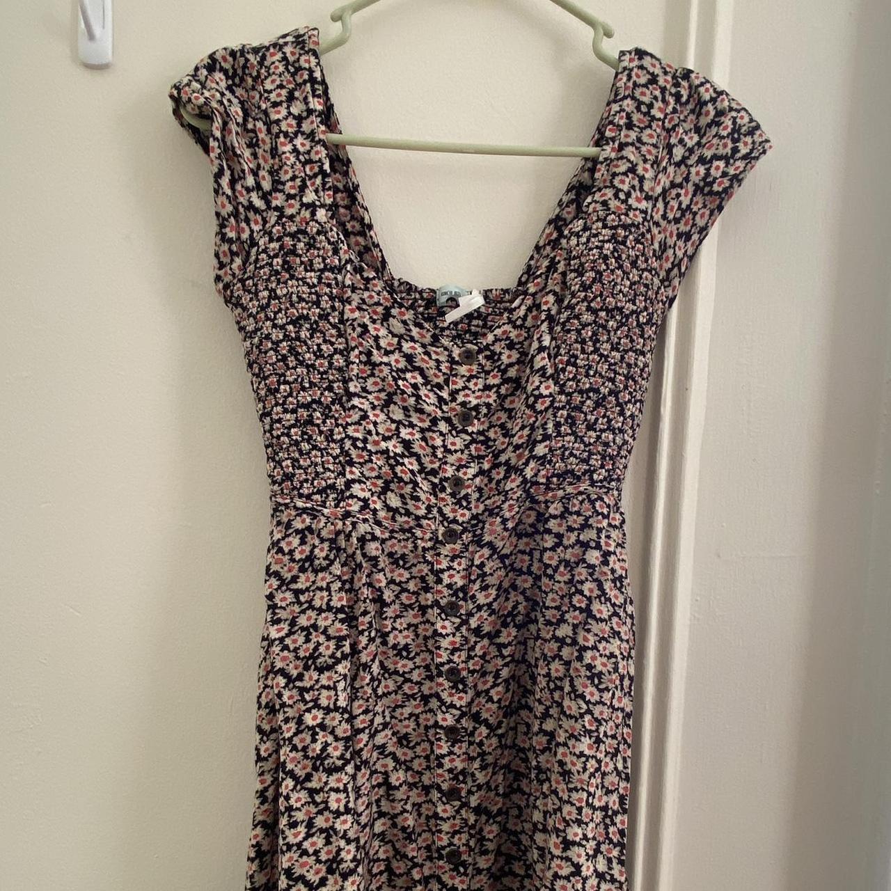 Cute floral sundress! Elastic top and flowing... - Depop