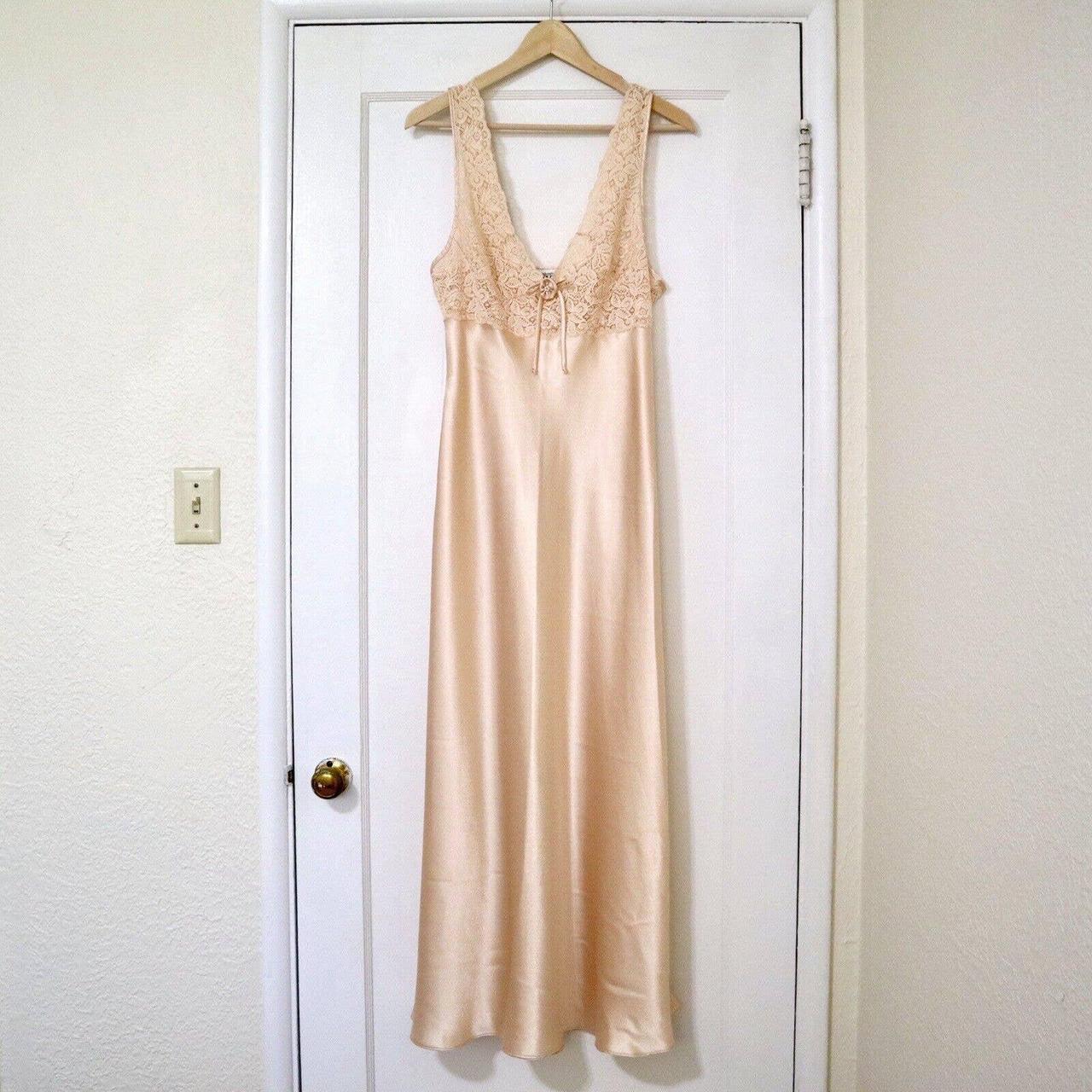 item listed by thriftinlindsey