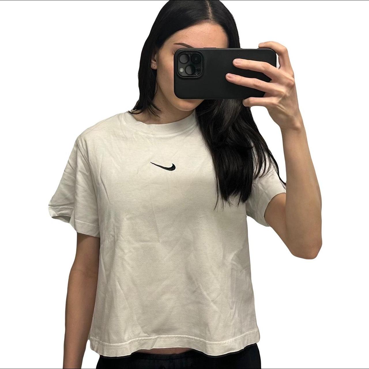 womens white nike tee